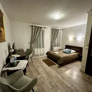 dworek-zoty-rg-hotel-i-restauracja.krakowhotelspoland.com/